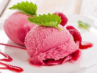 Рецепта Домашен малинов сладолед